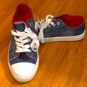 NWOT bobbie Brooks sneakers